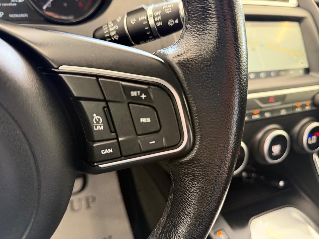 Jaguar E-Pace 2.0d i4 R-Dynamic S awd 180cv automatica 1 proprietario