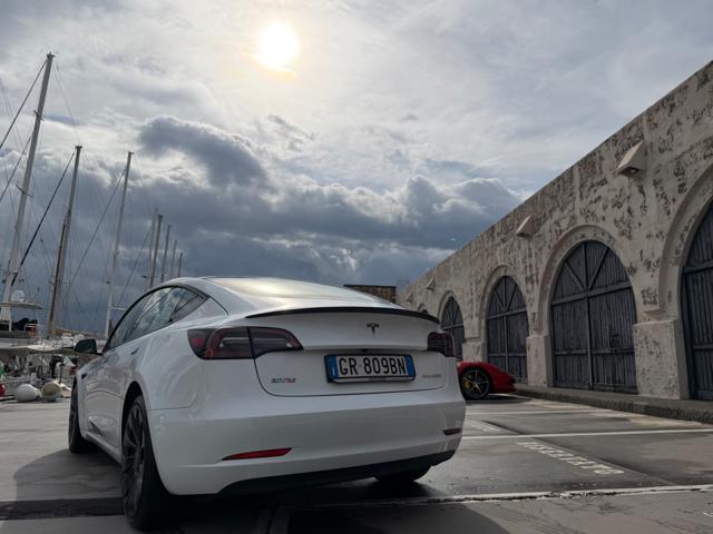 TESLA Model 3 PERFORMANCE NAVI+PELLE+PINZE ROSSE+SPOILER