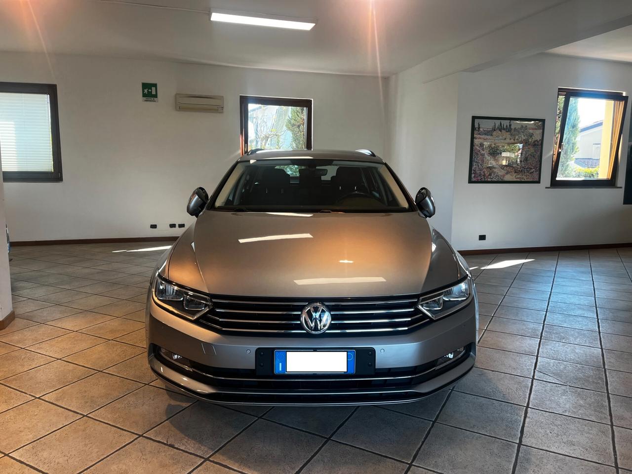 Volkswagen Passat Variant 1.6 TDI SCR DSG Business BMT