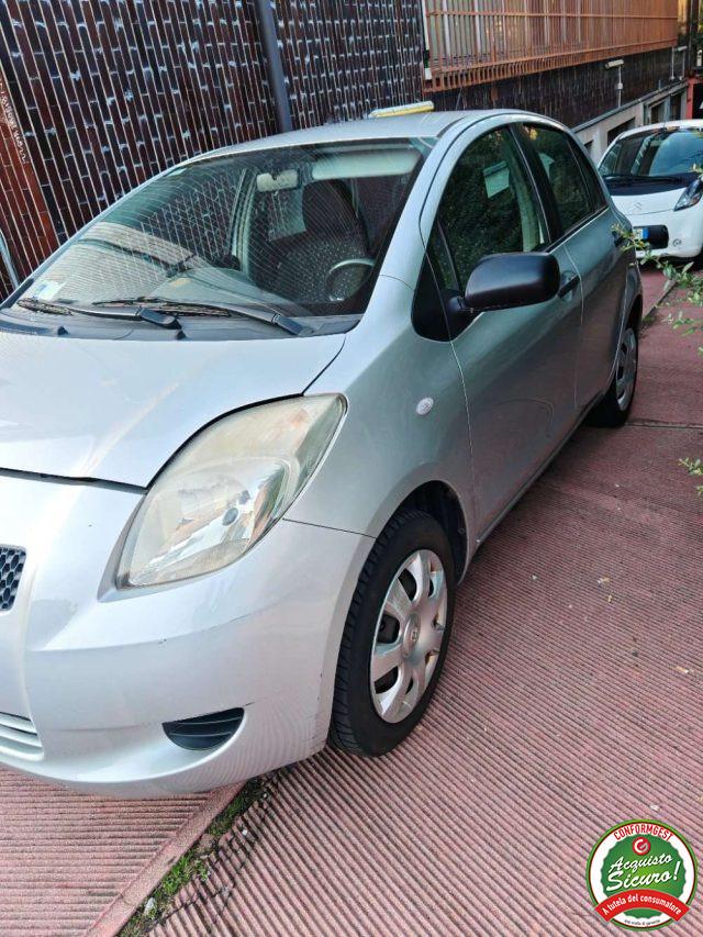 TOYOTA Yaris Yaris 5p 1.0 Now - OK NEOPATENTATO !!!!!!!!!