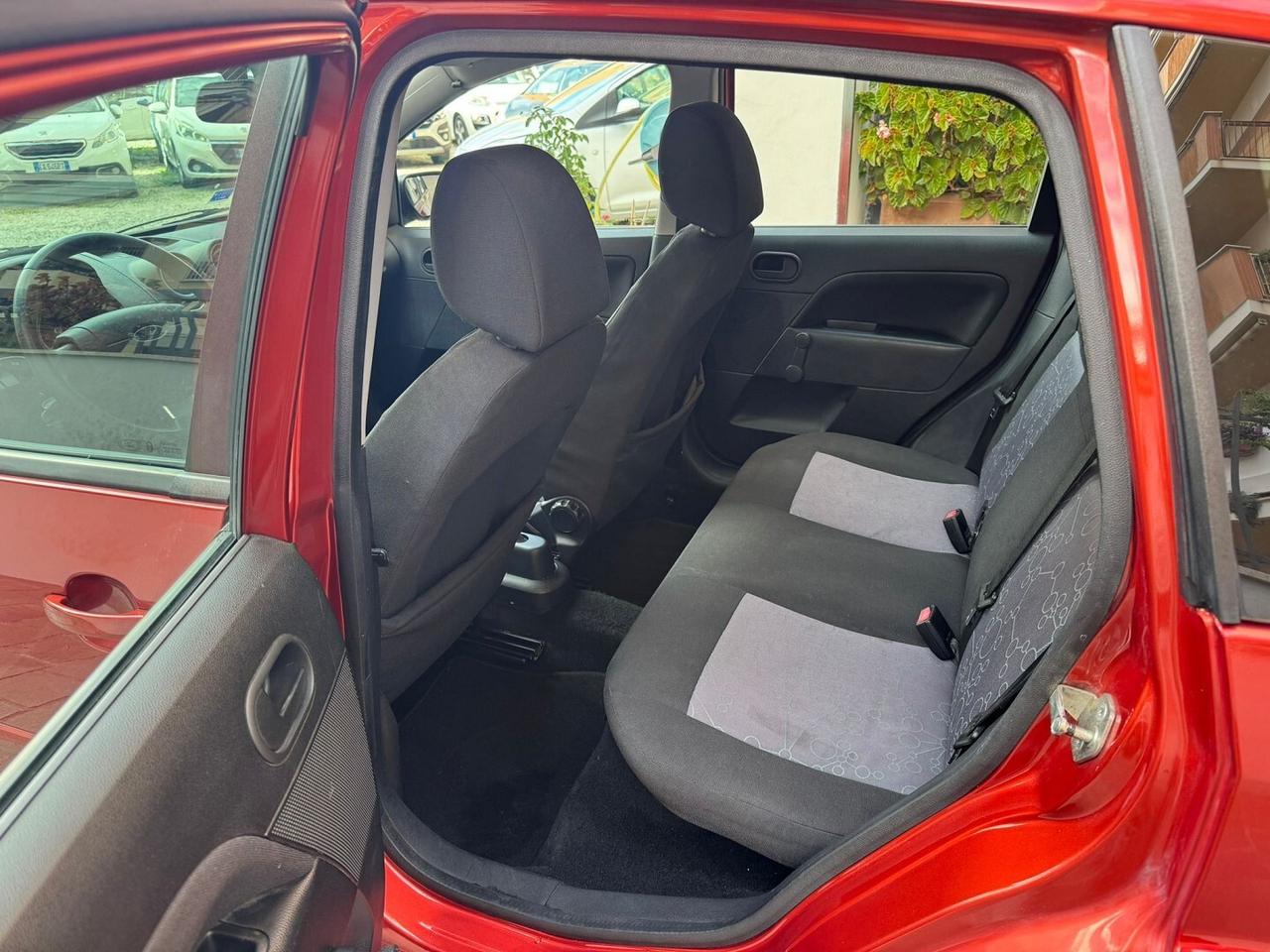 FORD Fiesta 1.2 16V 5 porte Ghia