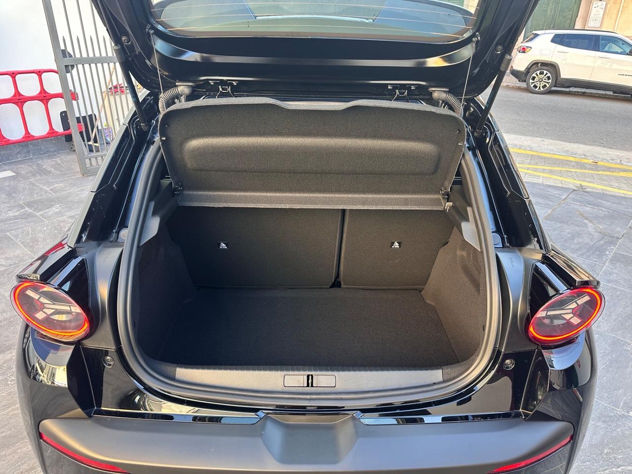 Lancia Ypsilon Hybrid e-DCT Edizione Cassina