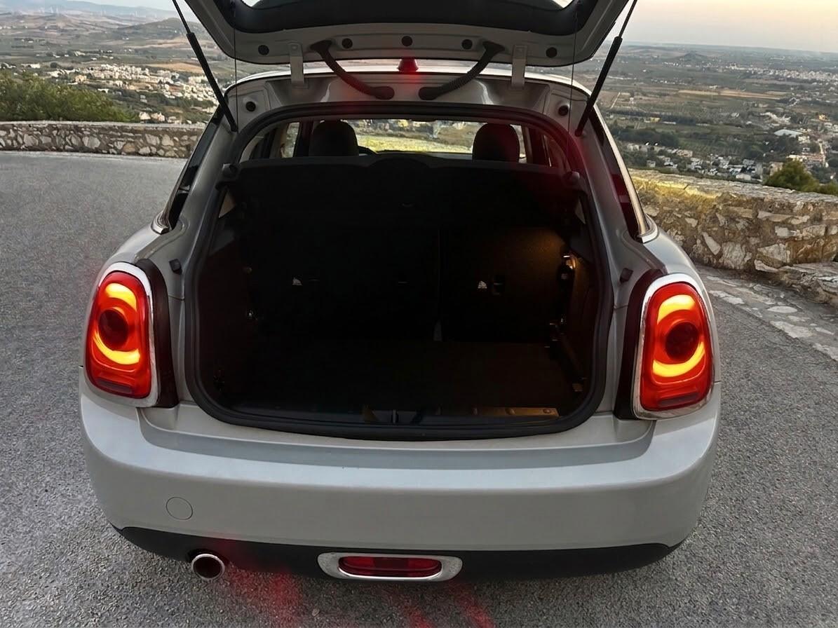 Mini 1.5 Cooper D Business 5 porte UNIPROPRIETARIO