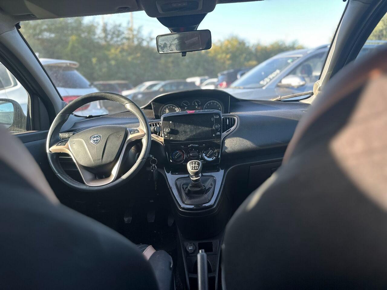 LANCIA Ypsilon 3ª serie - Ypsilon 1.0 FireFly 5 porte S&S Hybrid Ec