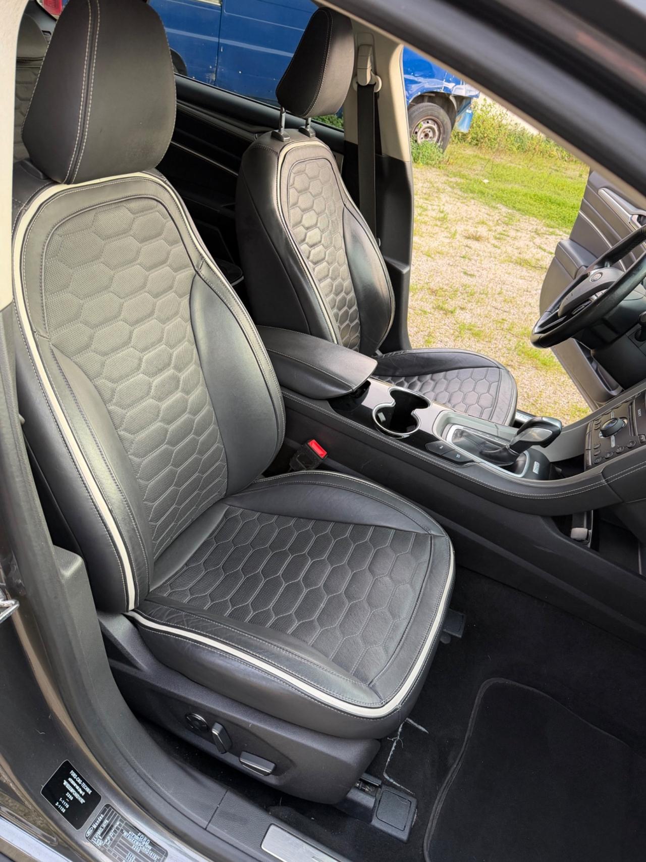 Ford Mondeo Full Hybrid 2.0 187 CV eCVT 4 porte Vignale