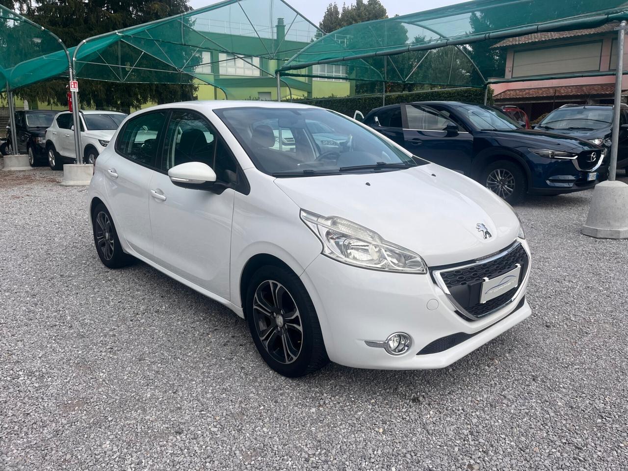 Peugeot 208 PureTech 82 5 porte Allure NEOPATENTATI