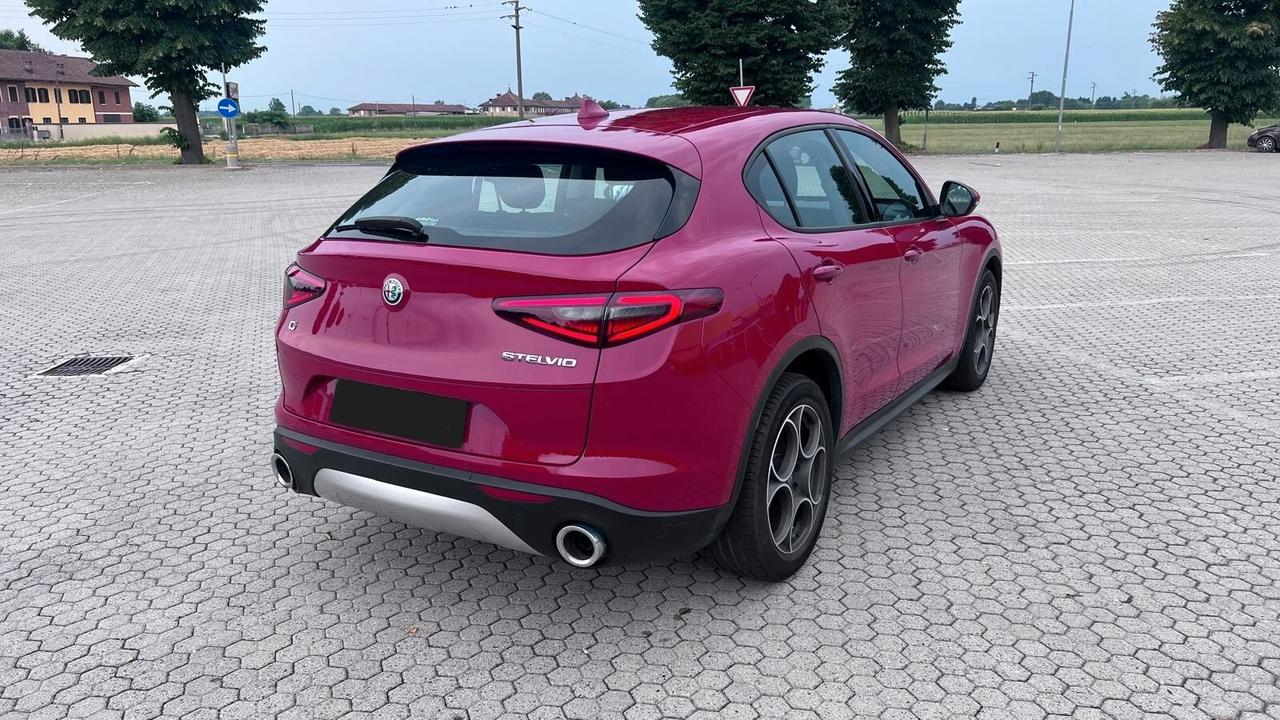 Alfa Romeo Stelvio 2.2 Turbodiesel 150 CV AT8 RWD Business