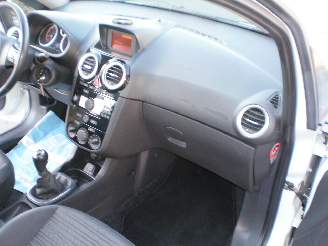 Opel Corsa 1.2 5 porte Cosmo GPL PELLE