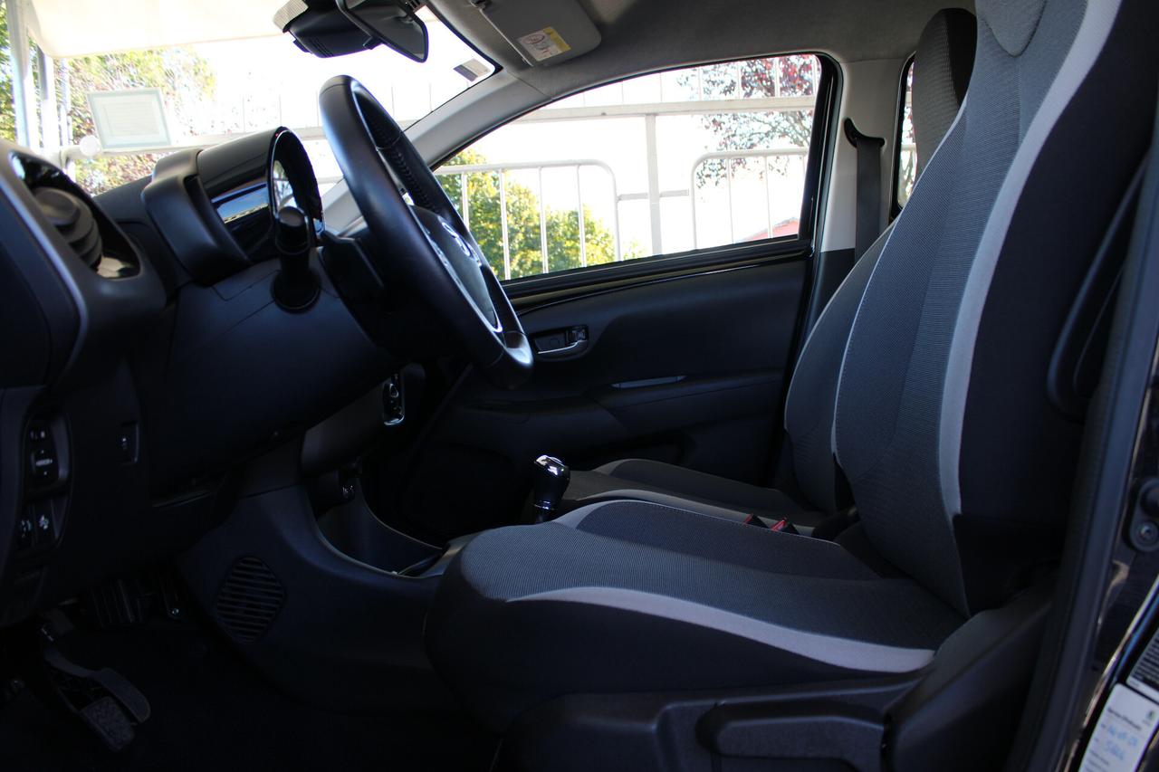 Toyota Aygo Connect 1.0 VVT-i 72 CV 5 porte x-clusiv