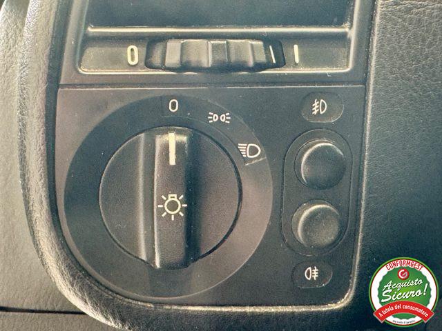 BMW 318 i cat 4 porte *NEOPATENTATI*