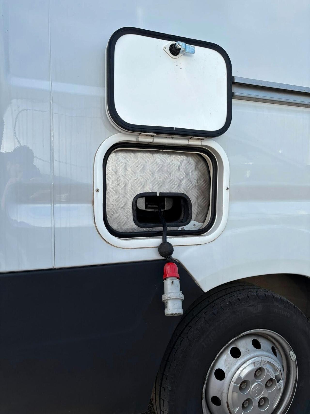 Fiat Ducato maxi 180cv officina mobile inverter 1200w