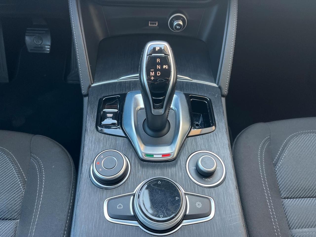 Alfa Romeo Stelvio 2.2 160 CV AT8 RWD Super