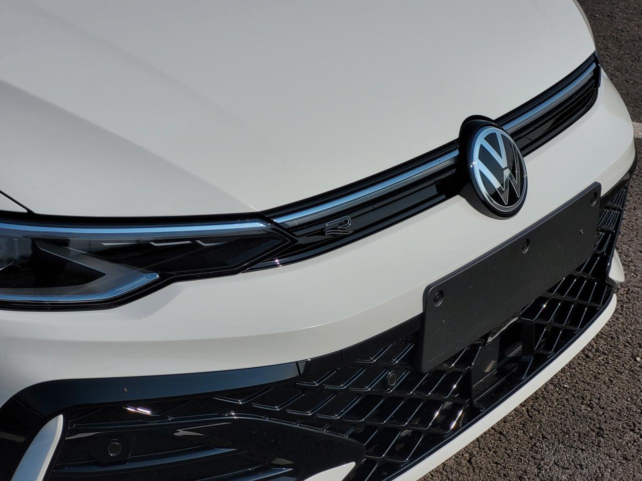 Volkswagen Golf 1.5 etsi R-Line 150cv dsg IQ. DRIVE