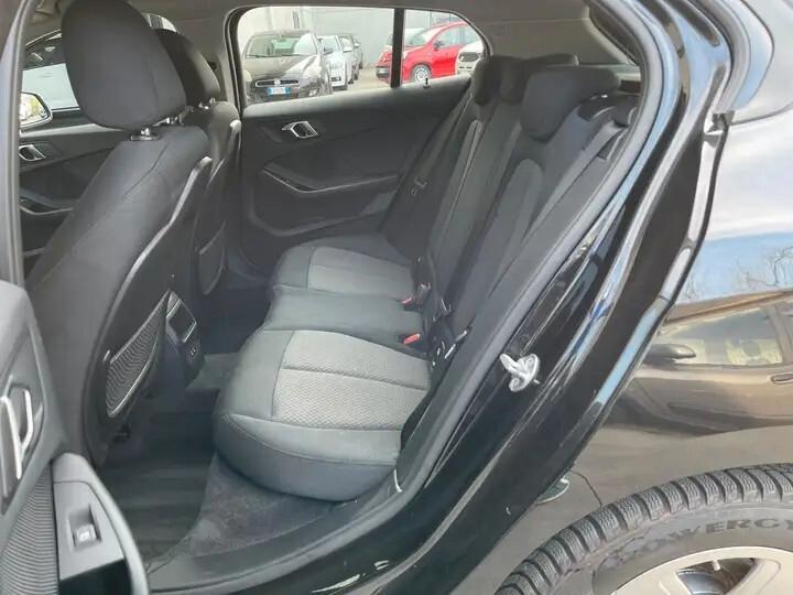 Bmw 118d 5p. Business Advantage