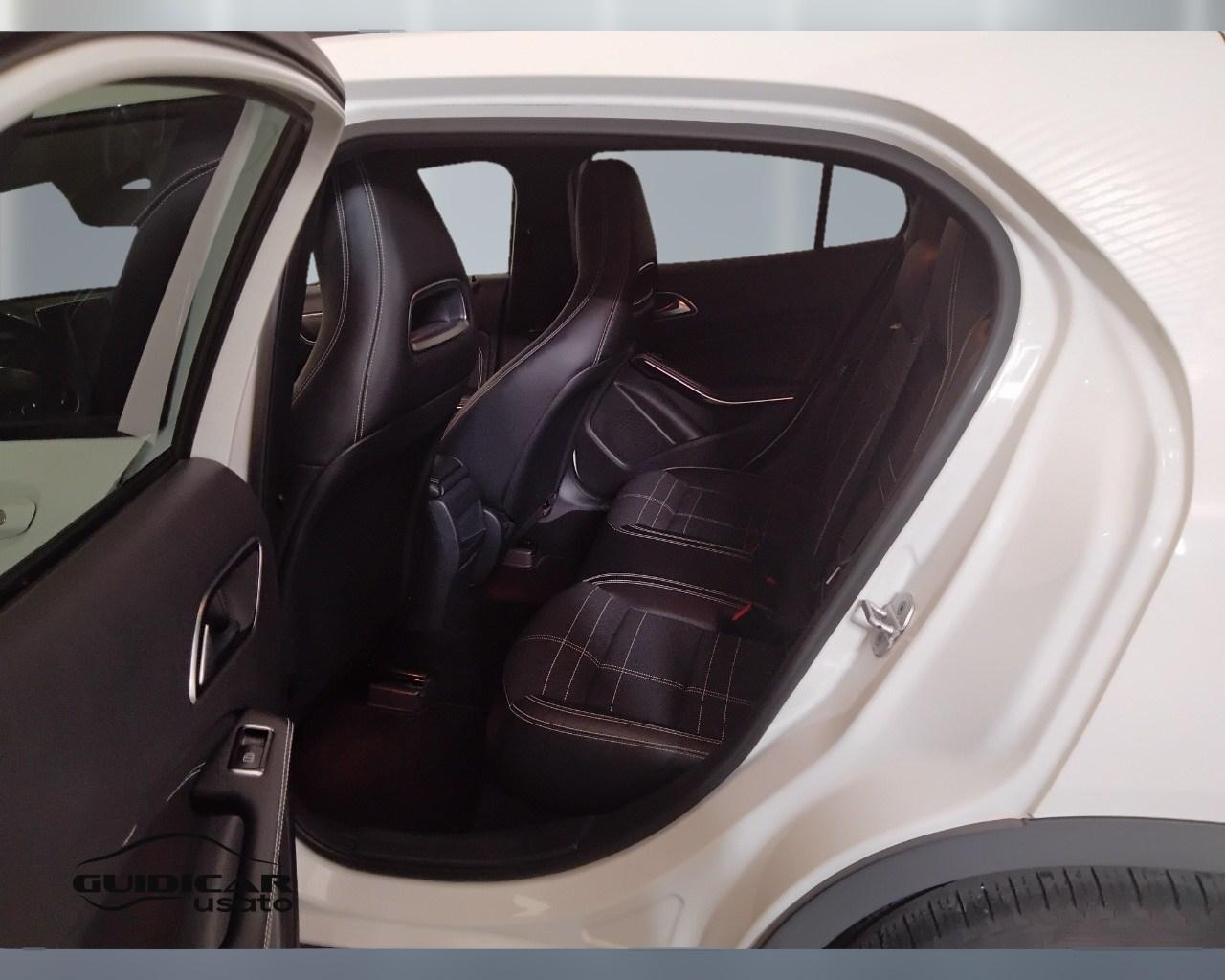 Mercedes-Benz GLA-X156 2014 - GLA 220 d (cdi) Sport 4matic 170cv auto
