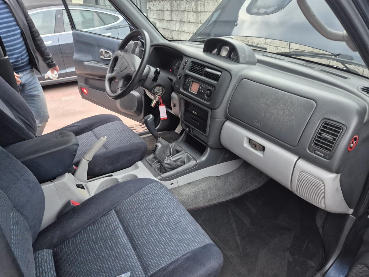 Mitsubishi Pajero Sport 2.5 TDI GLX 4x4 !!!