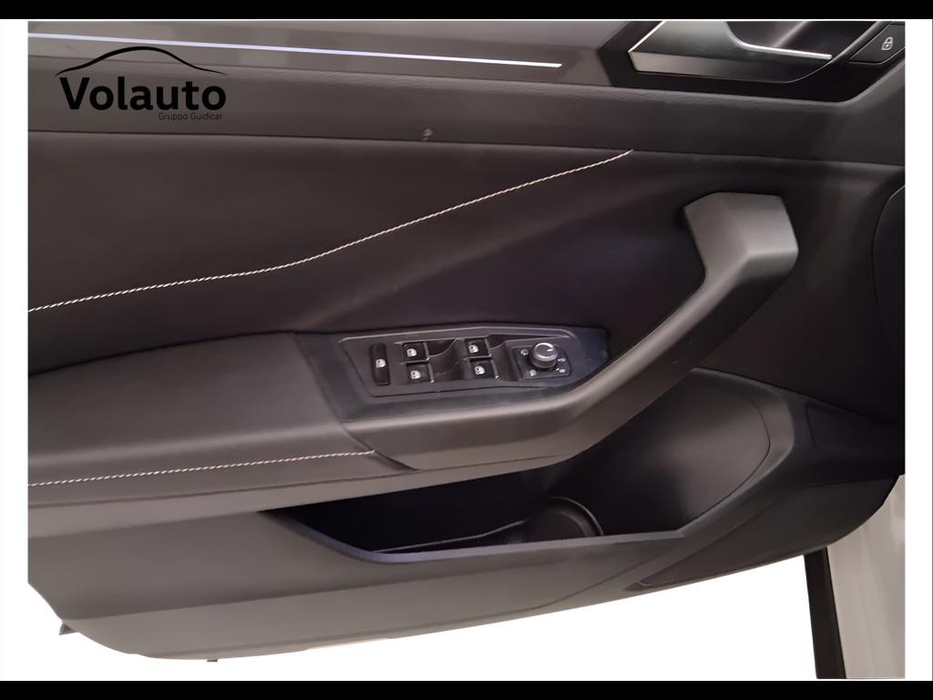 VOLKSWAGEN T-Roc 2022 - T-Roc 1.0 tsi Style 110cv