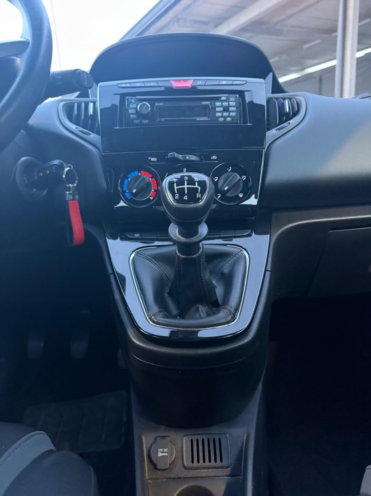 Lancia Ypsilon 1.2 69 CV 5 porte Platinum