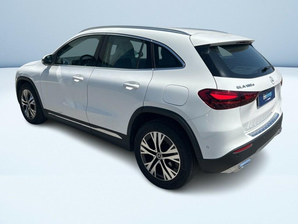 Mercedes GLA 180 180 D Progressive Advanced 8G-DCT