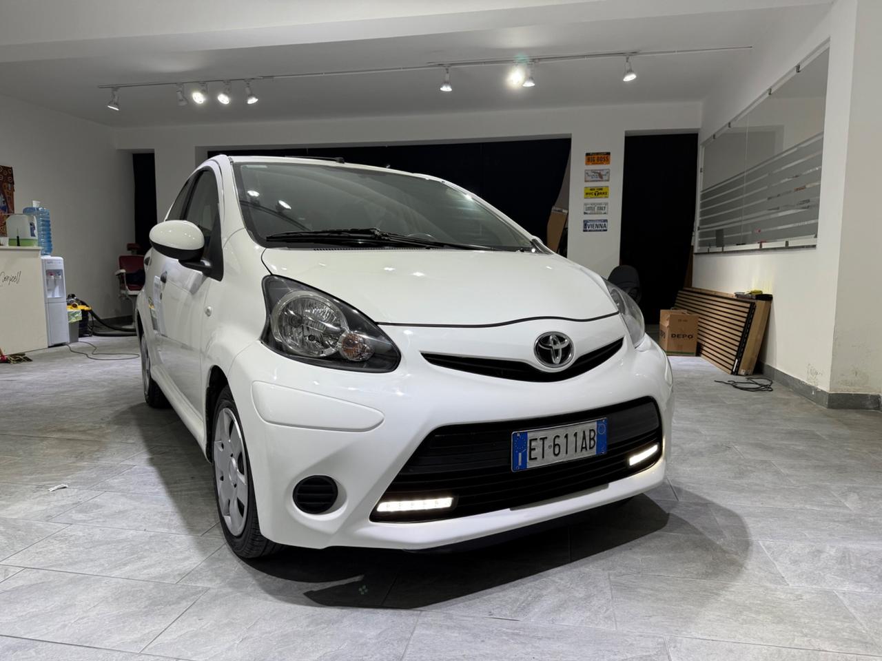 Toyota Aygo 1.0 12V VVT-i 5 porte Cool Soda Connect