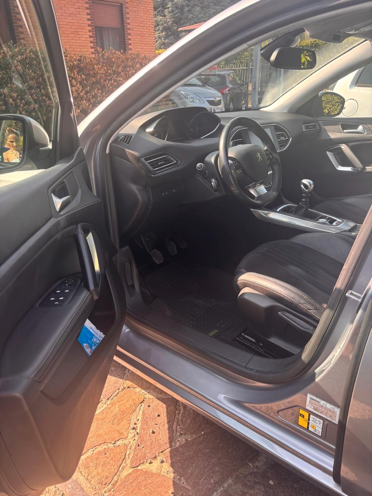 Peugeot 308 PureTech Turbo 130 S&S Allure
