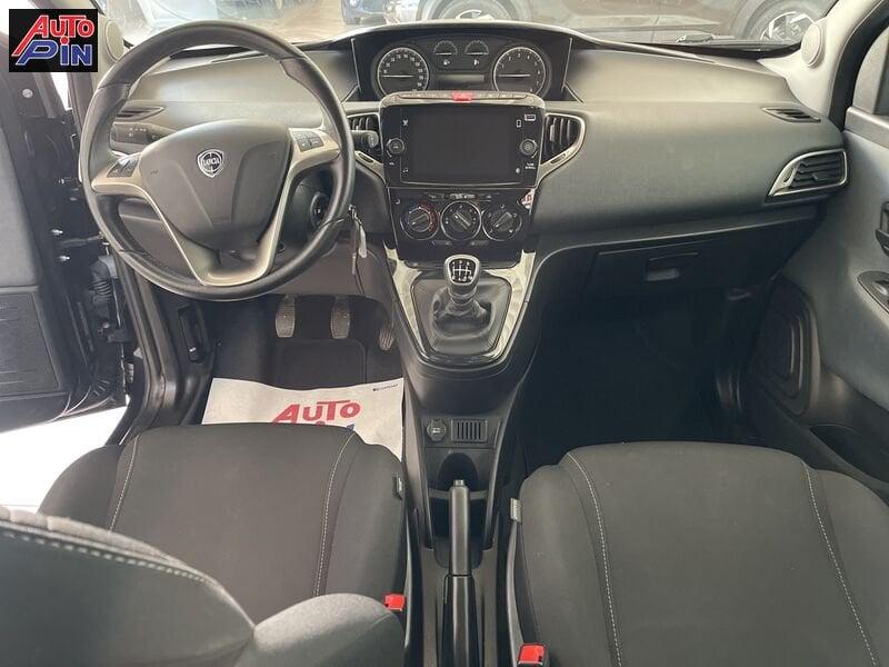 Lancia Ypsilon 1.0 FireFly 5 porte S&S Hybrid Gold *Display*