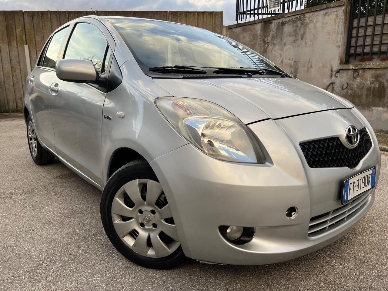 Toyota Yaris 1.4 D-4D DPF 5 porte Now