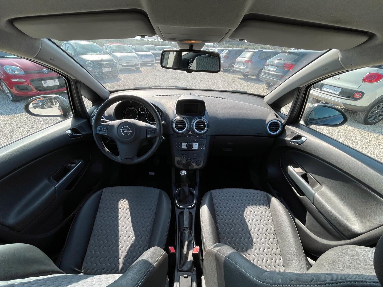 Opel Corsa 1.4 16V 5 porte Cosmo