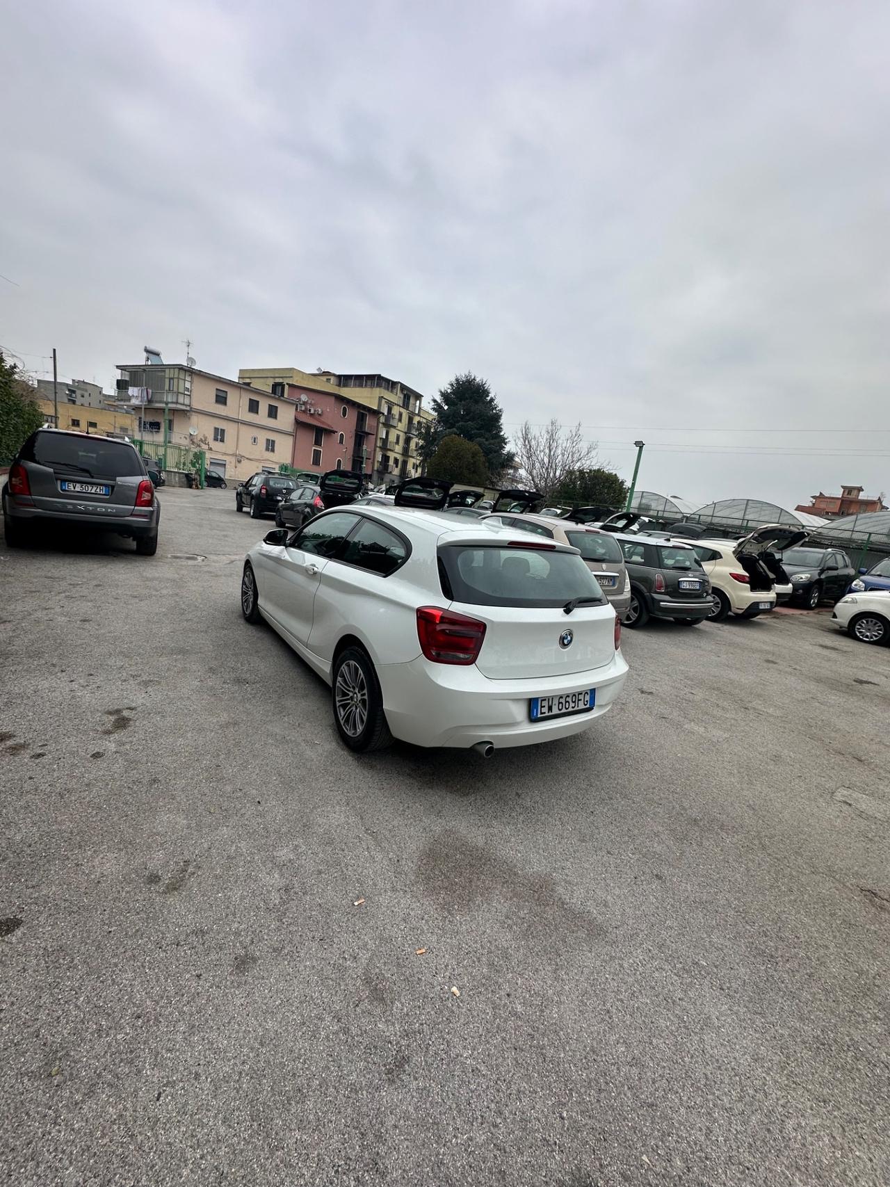 Bmw 114 114d 3p. Unique