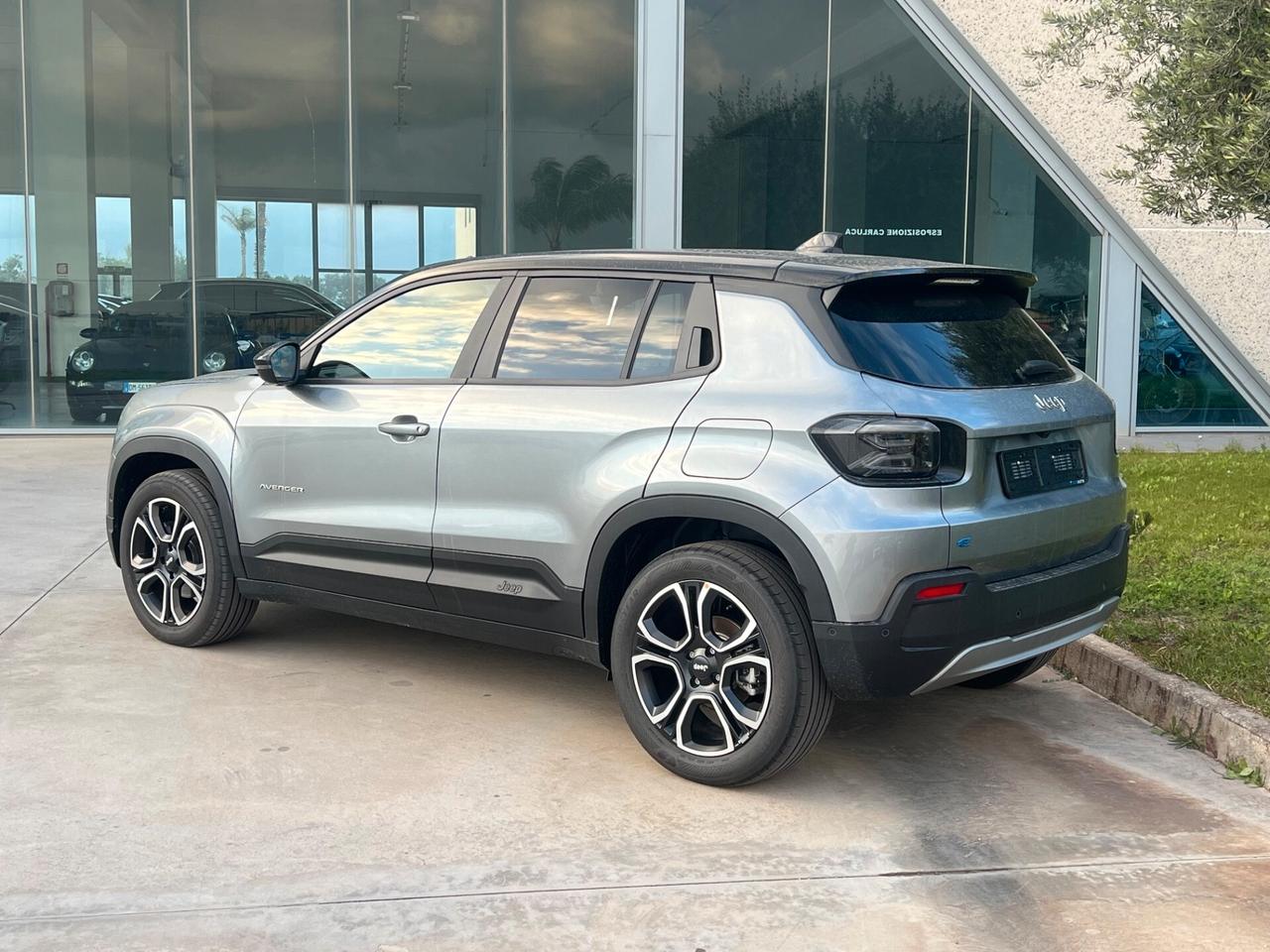 Jeep Avenger BEV Summit possibilità trasformazione AutocarroN1