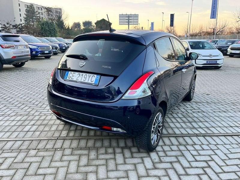 Lancia Ypsilon 1.0 FireFly 5 porte S&S Hybrid Gold