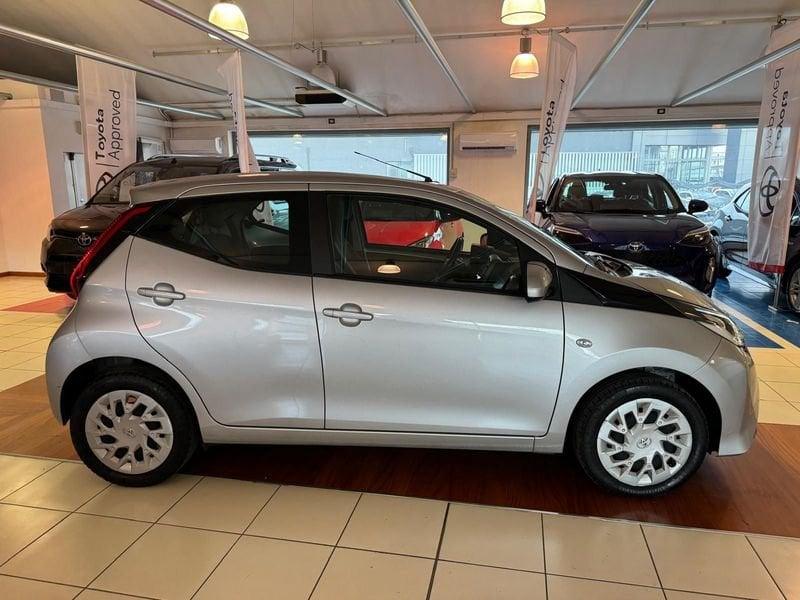 Toyota Aygo Connect 1.0 VVT-i 72 CV 5 porte x-play