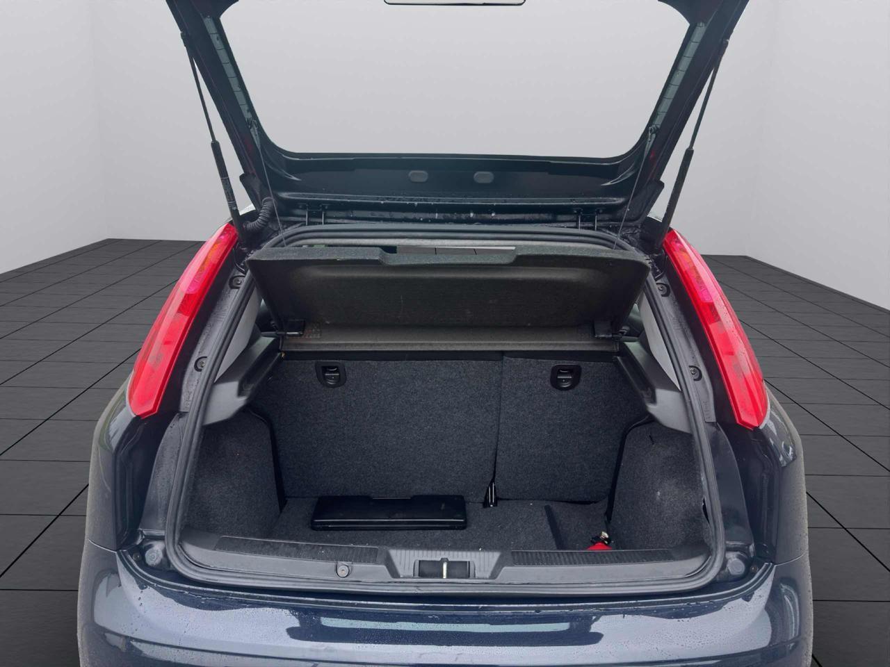 Fiat Punto 1.3 MJT 95 CV STREET-CRUISE-SENSORI-X NEOPATENTATI