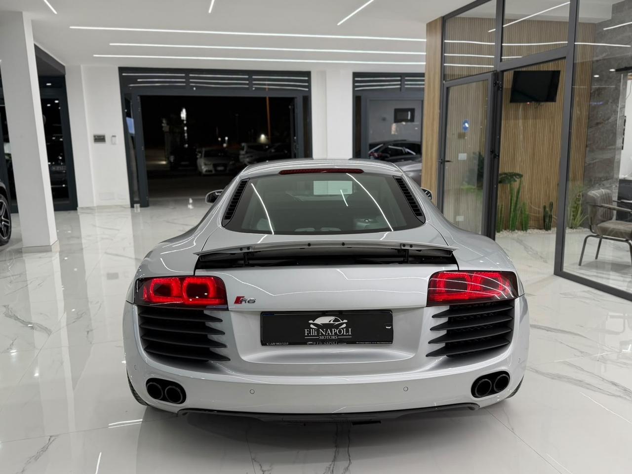 Audi R8 4.2 V8 FSI quattro R tronic