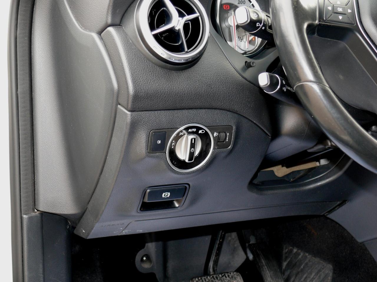 Mercedes-benz GLA 200 GLA 200 d - (M1324)