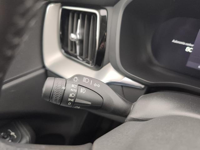 VOLVO XC60 2.0 b4 Plus Dark awd auto