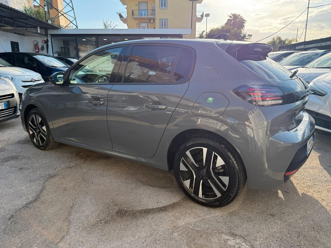 PEUGEOT 208 2025 1.2 BNZ 15000KM 101CV ALLURE