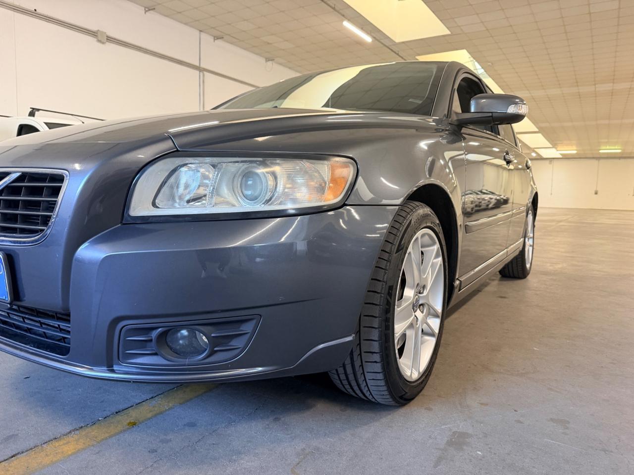 Volvo V50 2.4 D5 cat Momentum