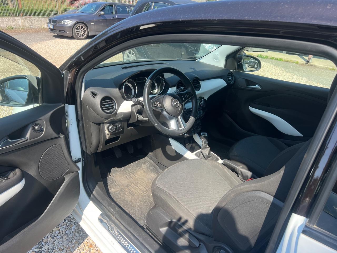 Opel Adam 1.2 70 CV Slam