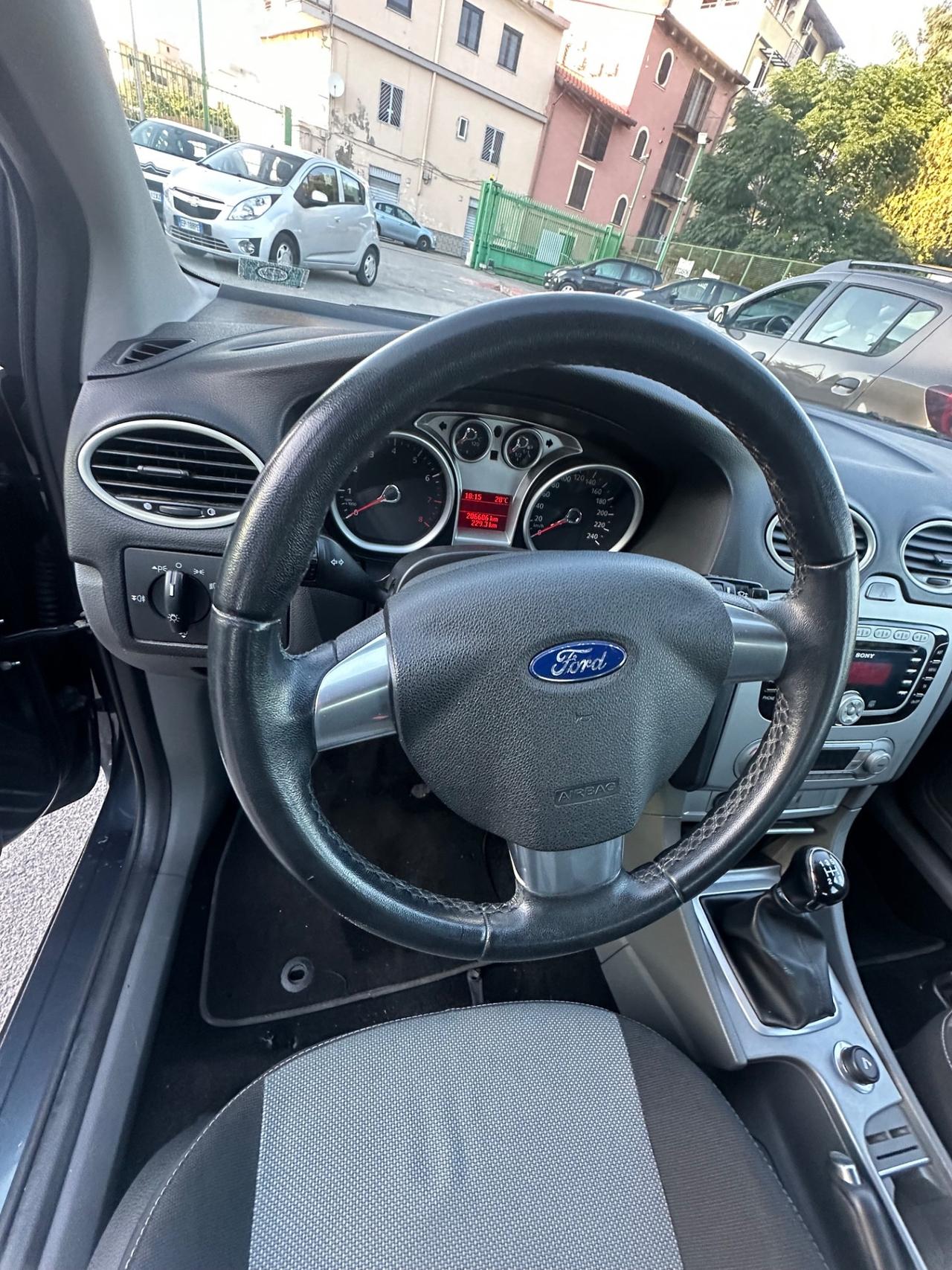 Ford Focus 1.6 (115CV) 5p. Bz.- GPL Titanium