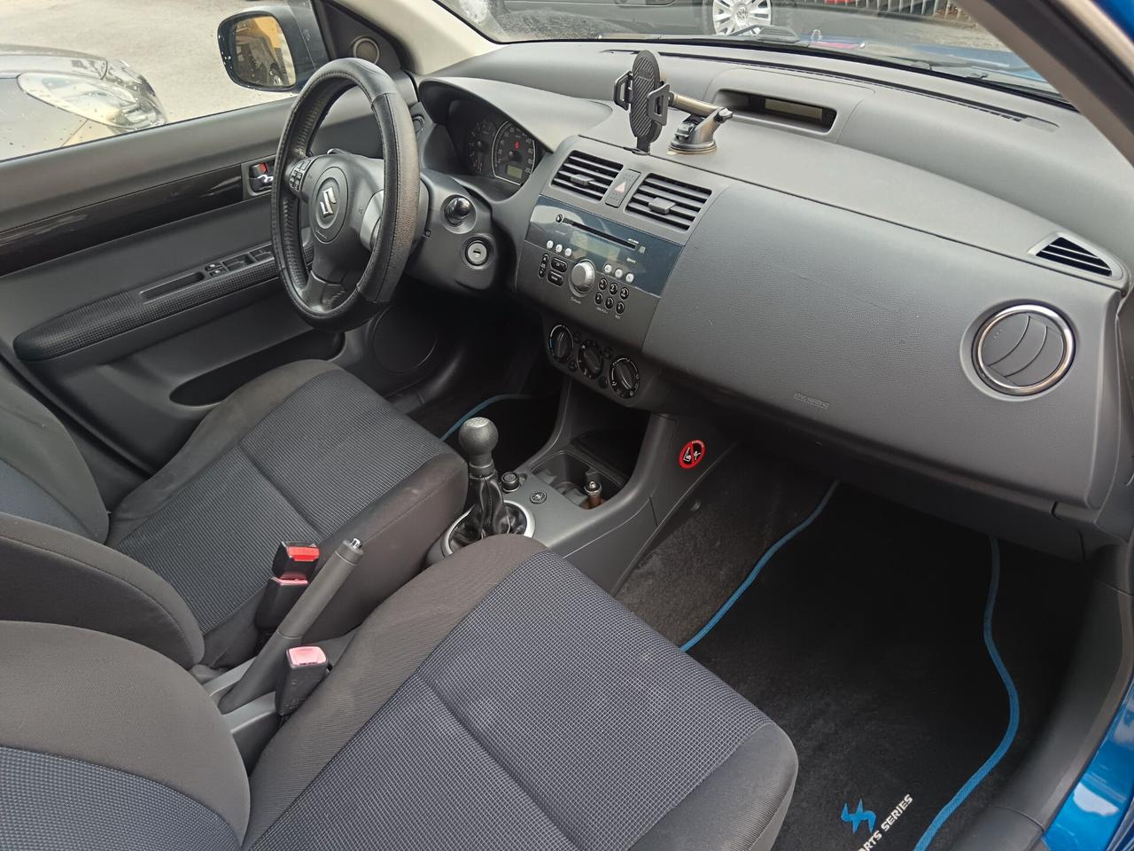 Suzuki Swift 1.3 16V 92CV 4X4 LEGGI ANNUNCIO