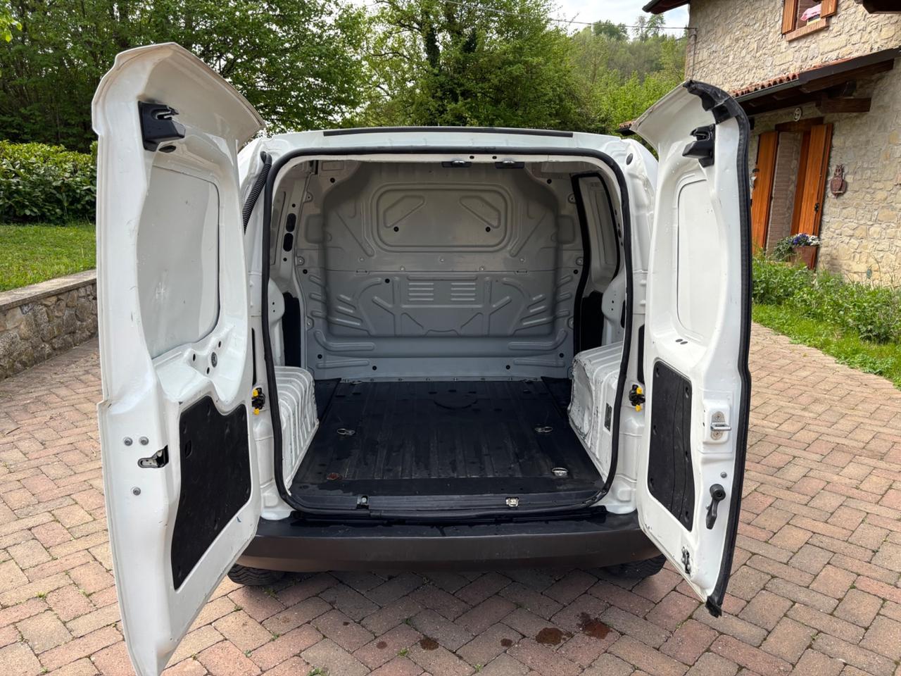 Fiat Fiorino 1.3 MJT 95CV Cargo SX
