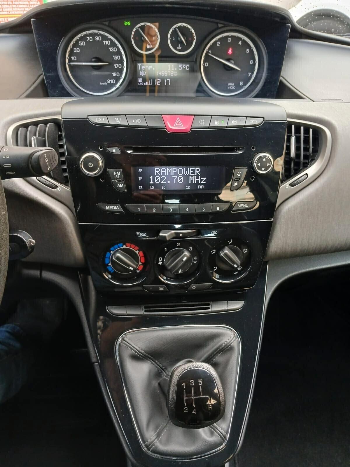 Lancia Ypsilon 1.2 69 CV 5 porte GPL Ecochic Silver