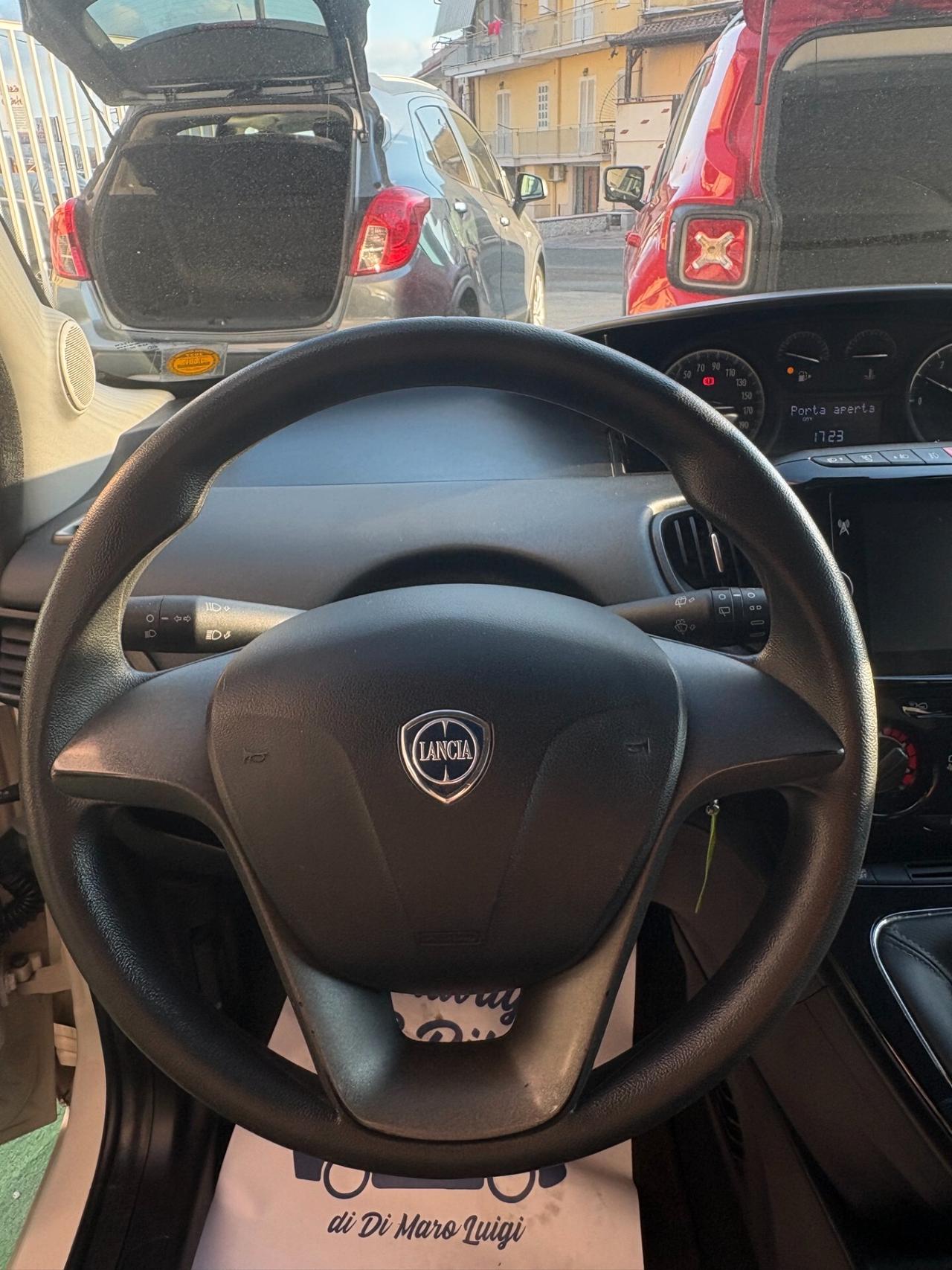 Lancia Ypsilon 1.2 69 CV 5 porte Gold