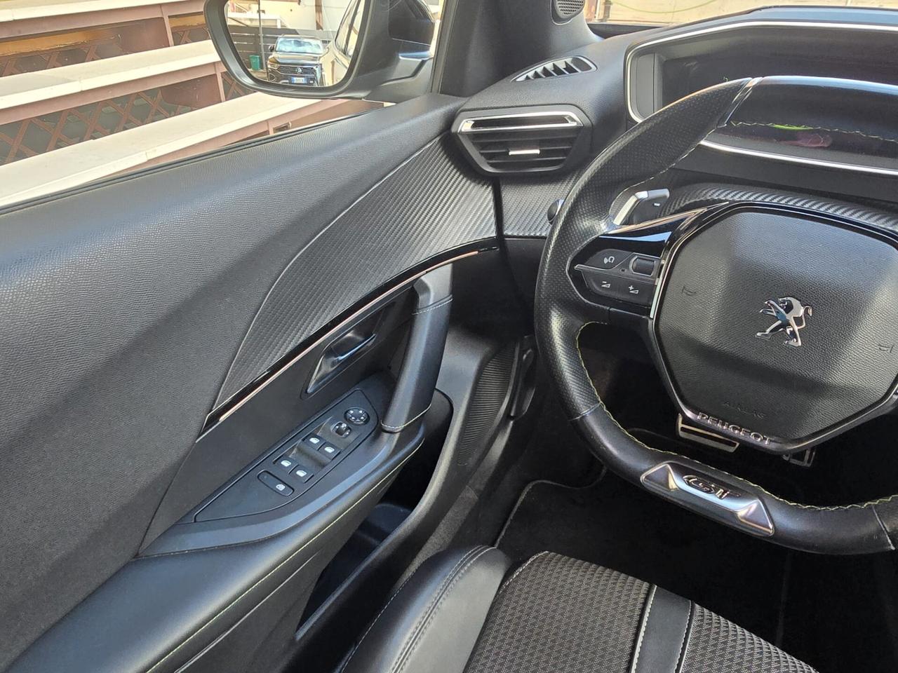 Peugeot 2008 BlueHDi 130 S&S EAT8 GT