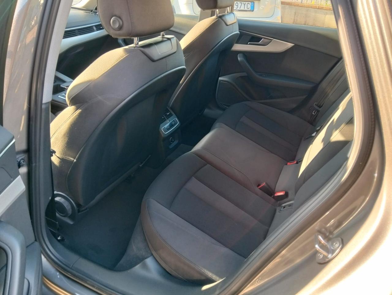 Audi A4 Avant 30 TDI/136 CV S tronic Business Advanced
