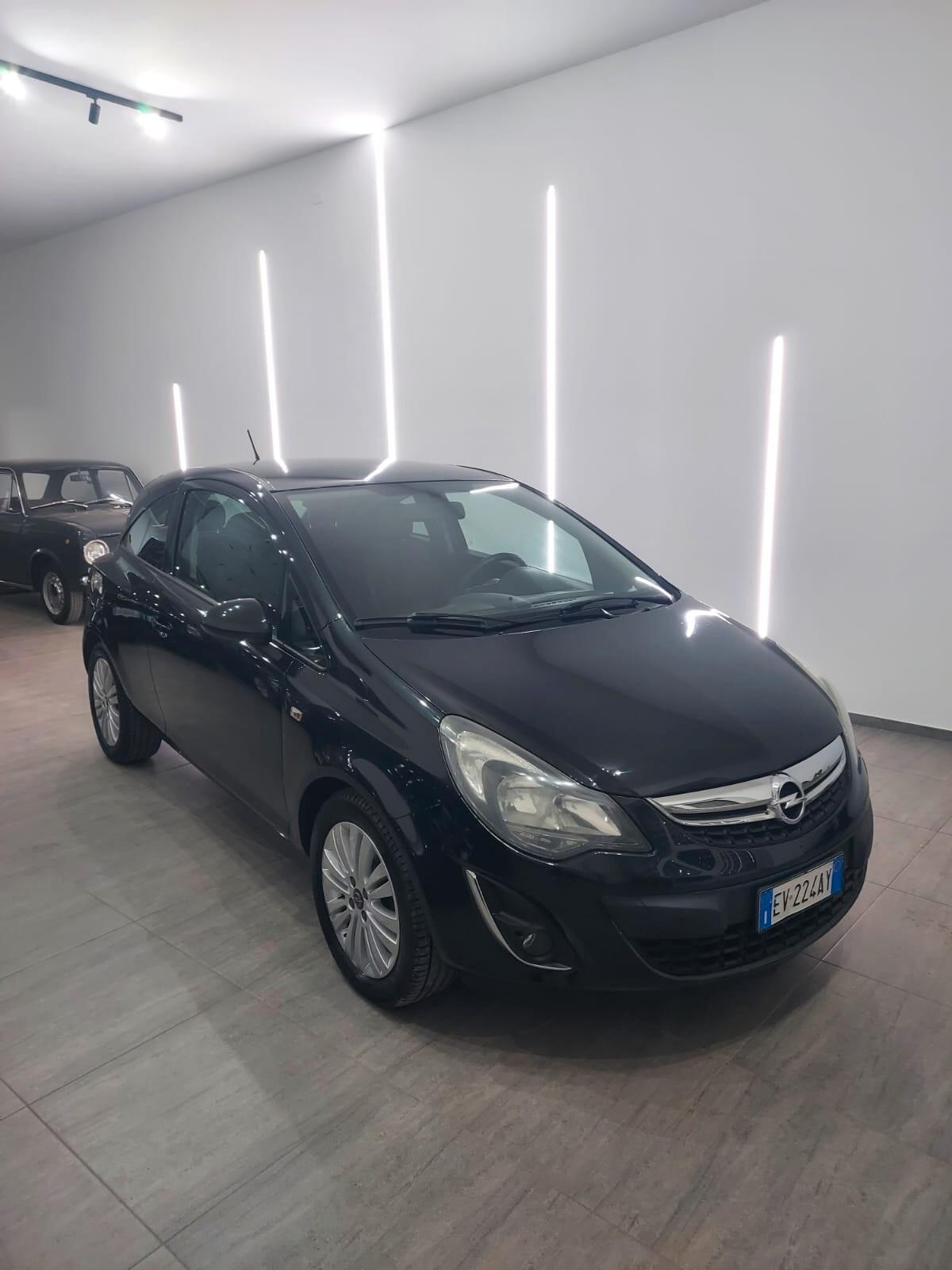 Opel Corsa 1.2 85CV 3 porte GPL-TECH Edition