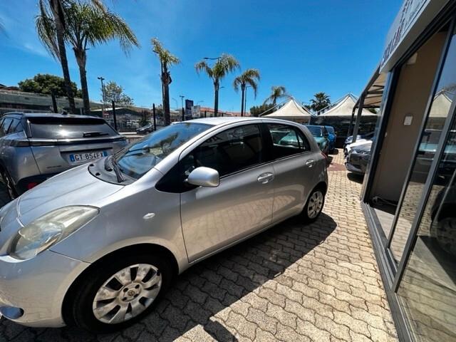 Toyota Yaris 1.0 5 porte Sol