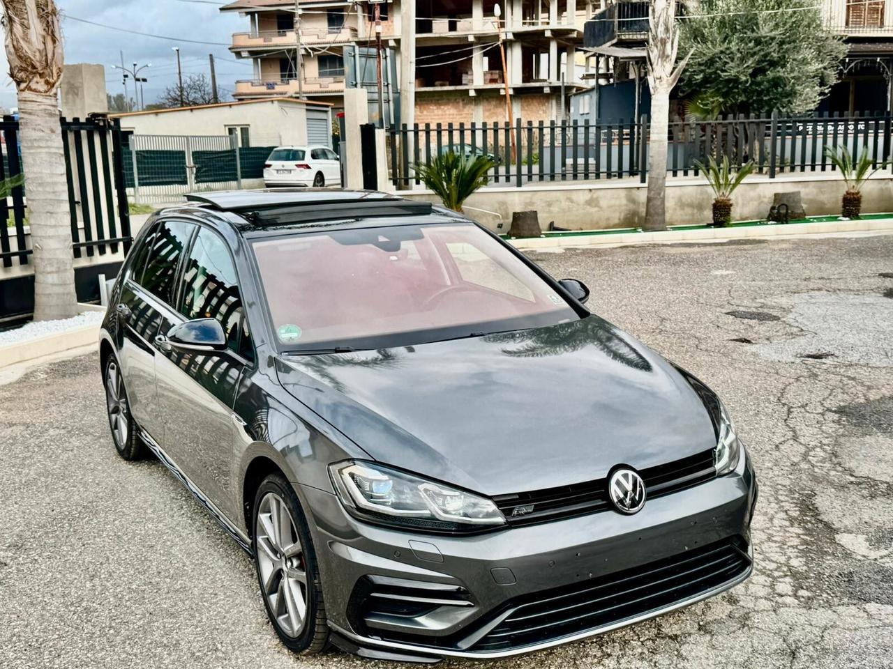 Volkswagen Golf 2.0 TDI DSG R line Executive BlueMotion Technology