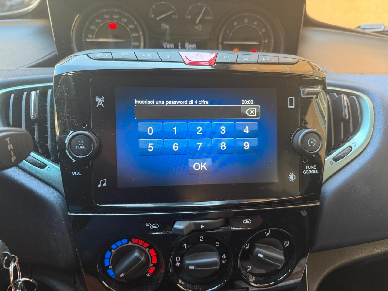 Lancia Ypsilon 1.0 FireFly 5 porte S&S Hybrid Alberta Ferretti
